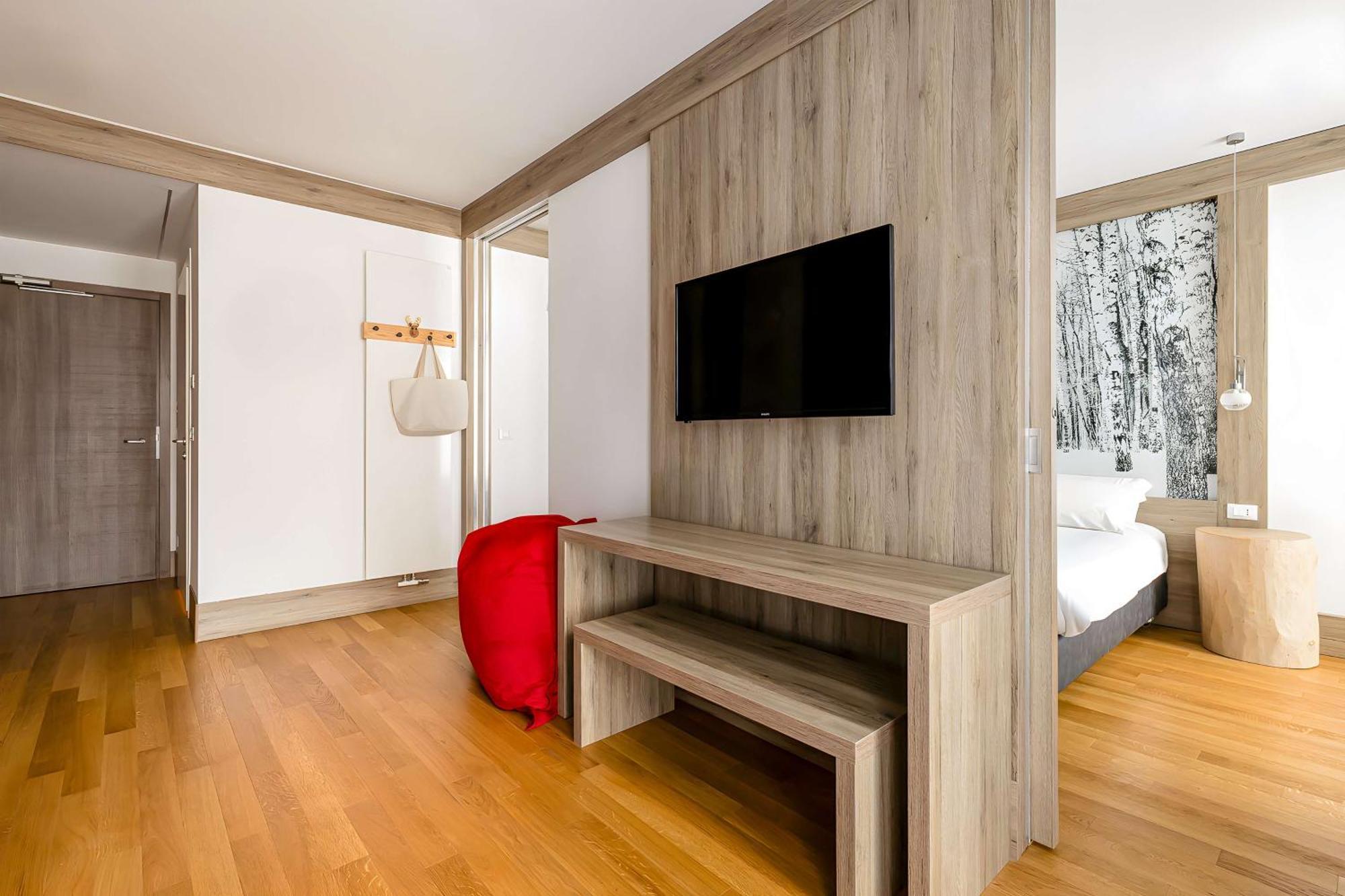 Nh Collection Alagna Mirtillo Rosso Exterior photo