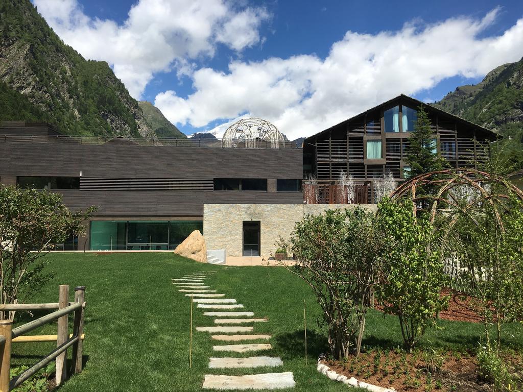 Nh Collection Alagna Mirtillo Rosso Exterior photo